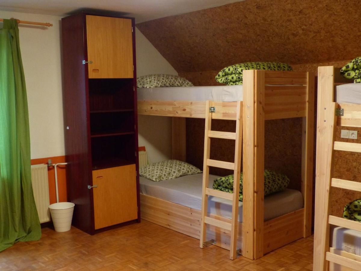 The Riverside Chill Hostel Блед Екстериор снимка