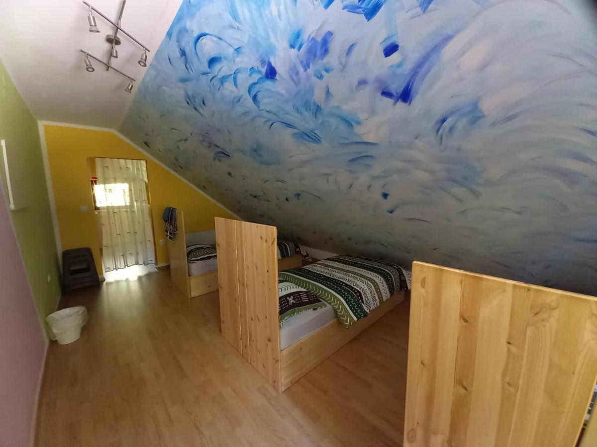 The Riverside Chill Hostel Блед Екстериор снимка