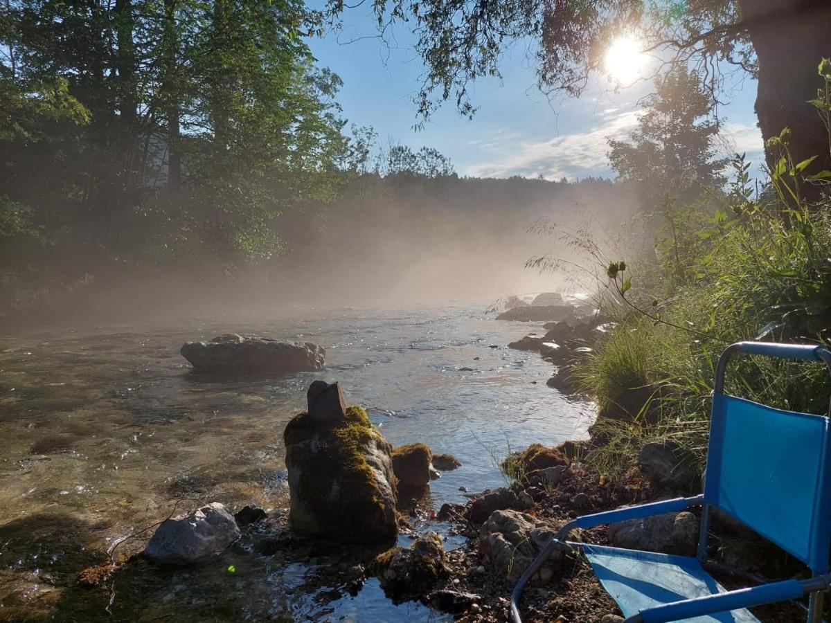 The Riverside Chill Hostel Блед Екстериор снимка