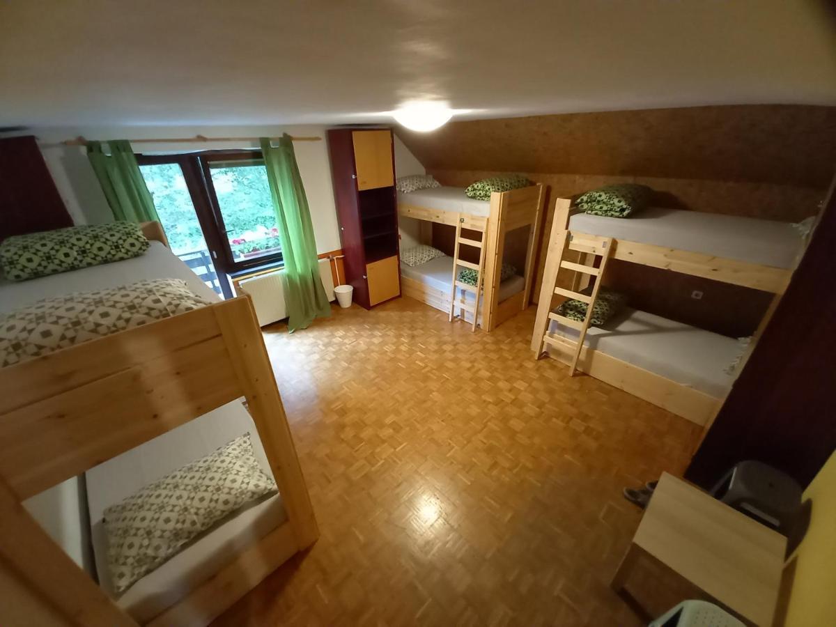 The Riverside Chill Hostel Блед Стая снимка
