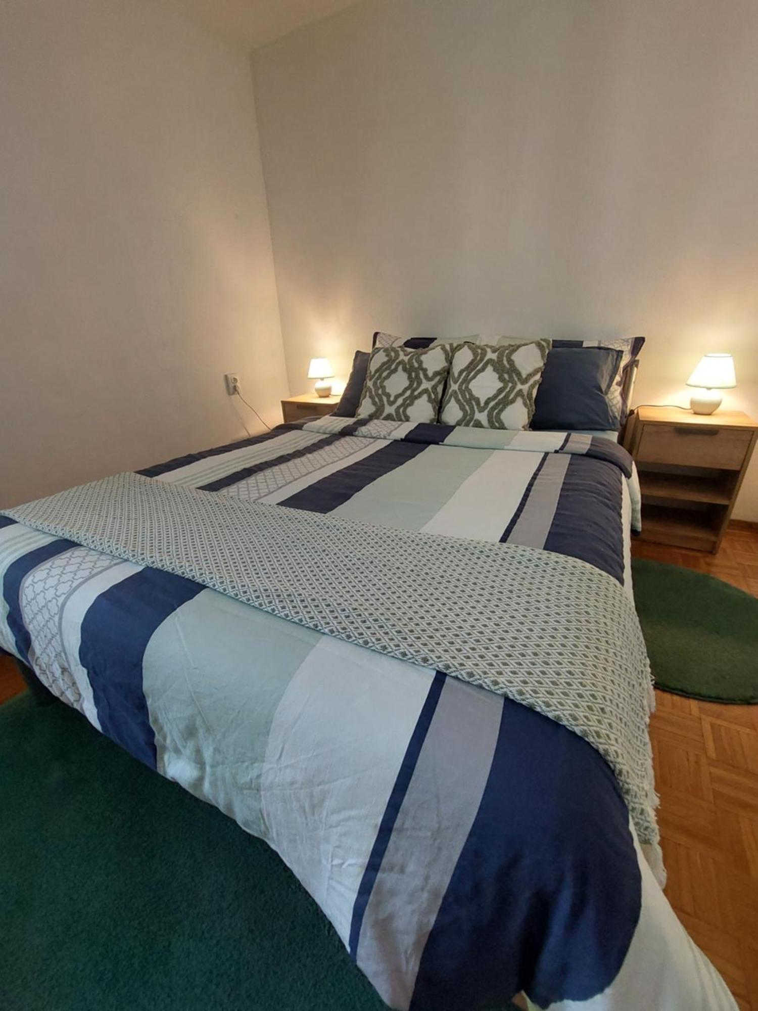 The Riverside Chill Hostel Блед Екстериор снимка