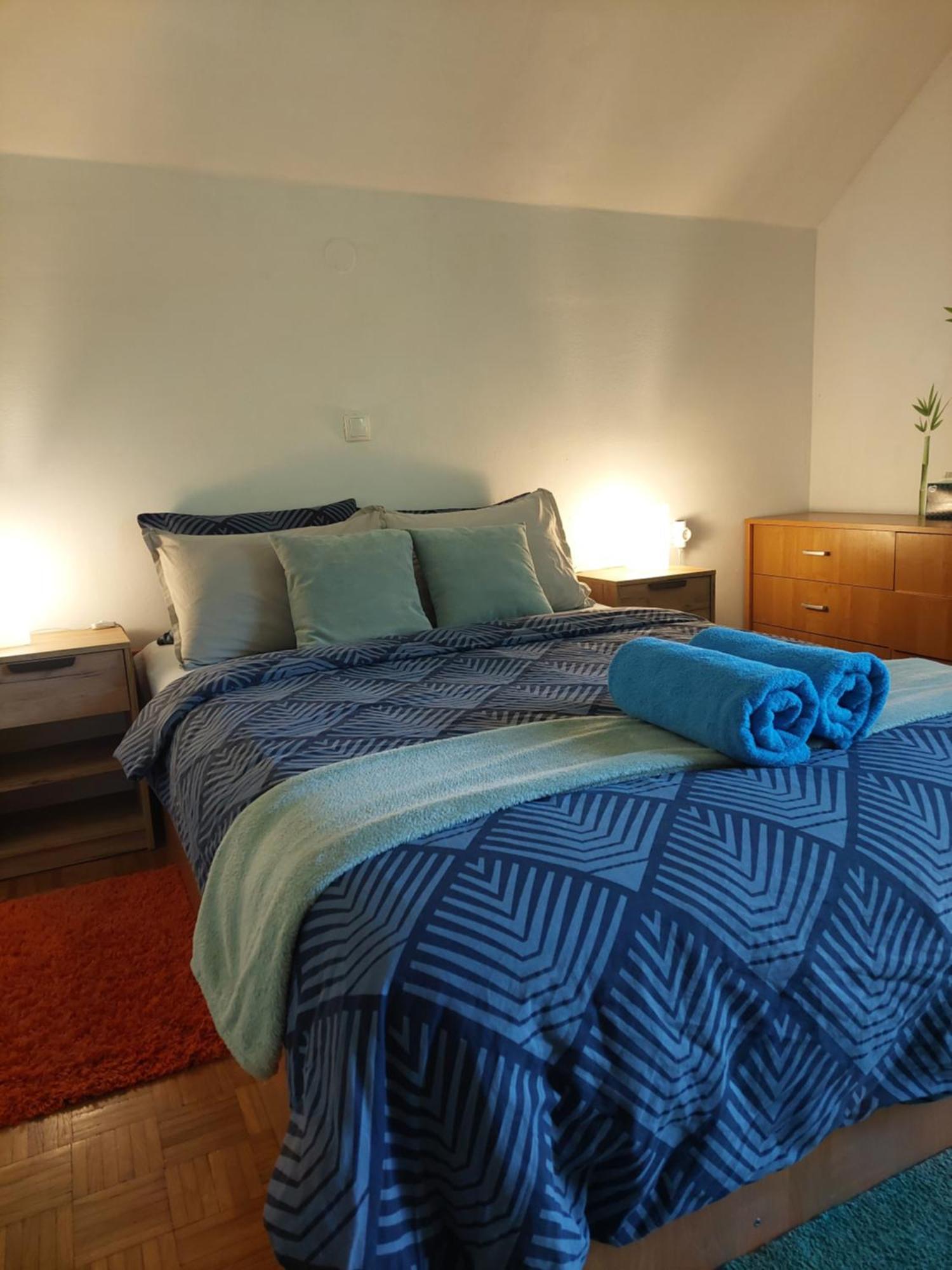 The Riverside Chill Hostel Блед Екстериор снимка