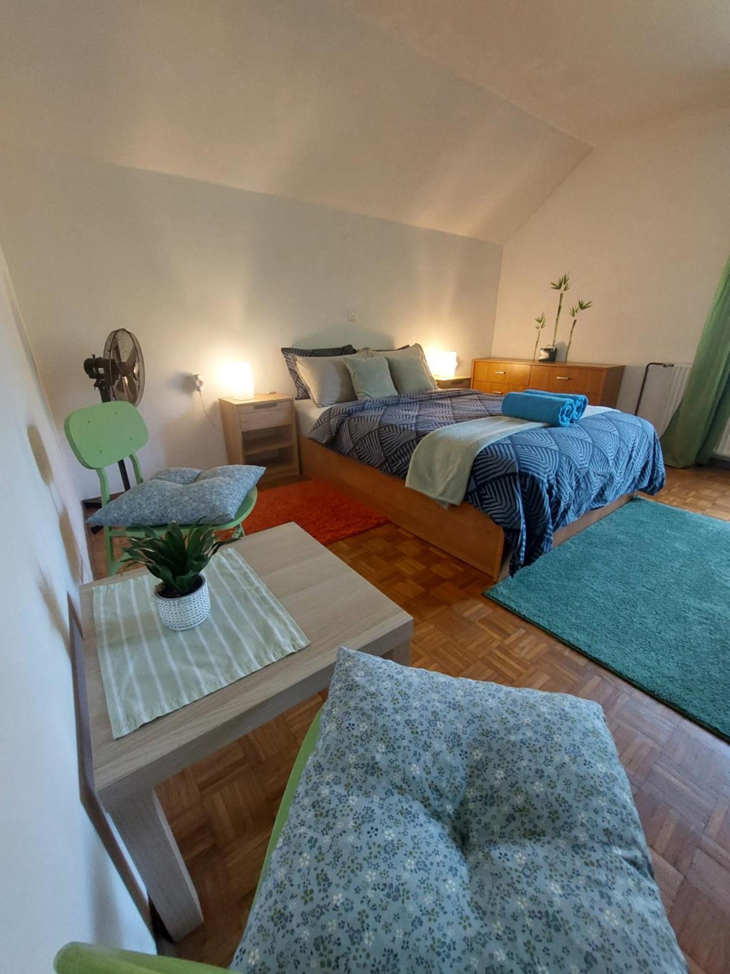 The Riverside Chill Hostel Блед Екстериор снимка
