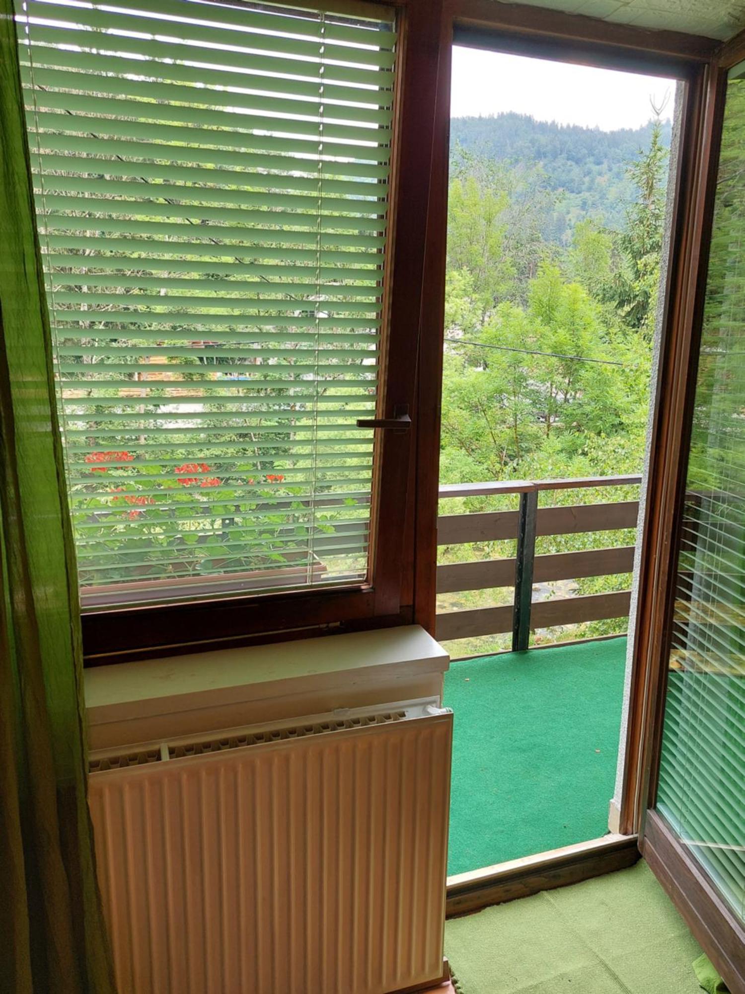 The Riverside Chill Hostel Блед Стая снимка